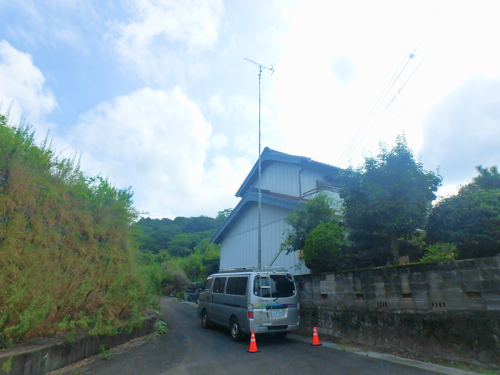 愛知県岡崎市・本宿送信局にて電波測定調査を実施しました。